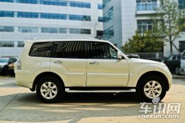 三菱-帕杰罗-3.0L 豪华版