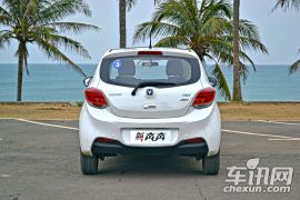 长安汽车-奔奔1.4MT  天窗版