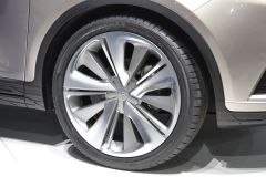 吉利汽车-帝豪CROSS