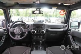 Jeep-牧马人-2.8TD 四门版 Sahara