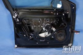 荣威9502.4L 豪华版-内饰拆解