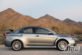 三菱-LANCER Evolution X Gsr 2013