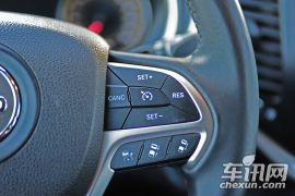 Jeep-自由光-2.4L 都市版