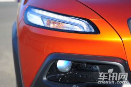 Jeep-自由光-2.4L 都市版