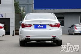 北京现代-索纳塔八-2.0L 自动尊贵版