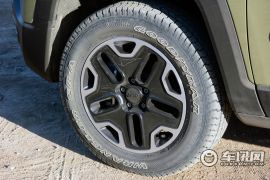 Jeep-自由侠 2015