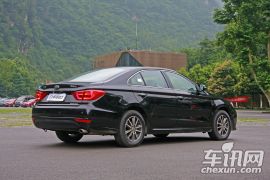 力帆汽车-力帆820-2.4L 自动旗舰型  ￥0.0