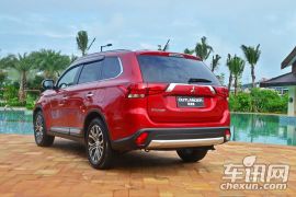 三菱-欧蓝德-2.4L 四驱精英版 5座