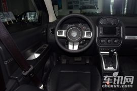 Jeep-指南者-2.0L 两驱豪华版  ￥24.49