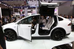 TESLA-MODEL X