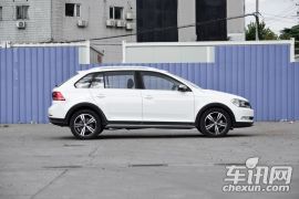 上汽大众-桑塔纳-Cross 1.6L 自动舒适型  ￥12.99