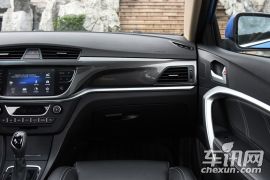 吉利汽车-帝豪-三厢百万款 1.3T CVT尊贵型