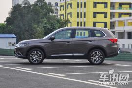 广汽三菱-欧蓝德-2.4L 四驱精英版 5座