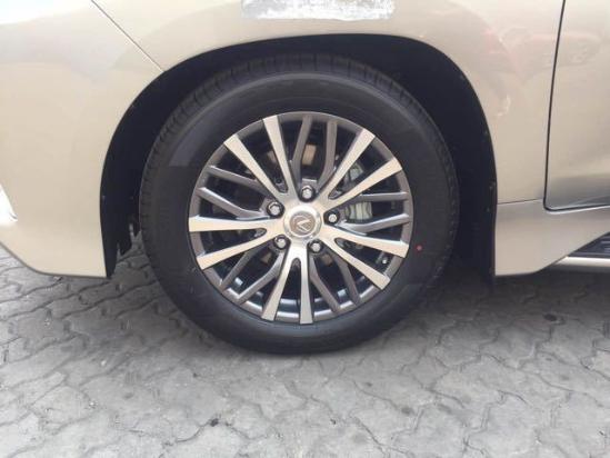 2017款雷克萨斯5700加版现车 天津现车价格