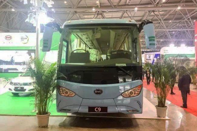 比亚迪携新能源车型亮相重庆国际客车展