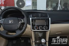 众泰汽车-众泰Z300-1.5L 手动尊享型