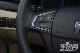 众泰汽车-众泰Z300-1.5L 手动尊享型