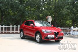 阿尔法罗密欧-Stelvio-2.0T 200HP 精英版