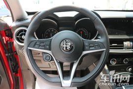 阿尔法罗密欧-Stelvio-2.0T 200HP 精英版