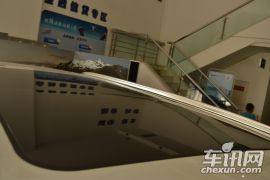 东风标致-标致5008-380THP 7座精英版