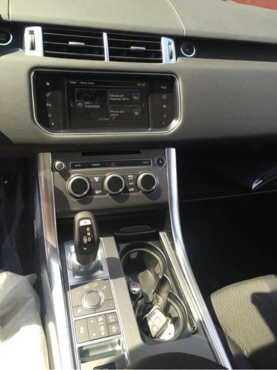 路虎揽胜运动汽油最新报价 颜色配置可选