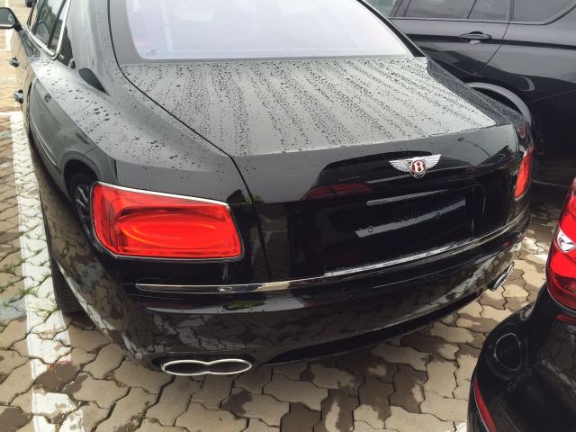 17款宾利飞驰v8s欧版顶配 内饰奢华配置高