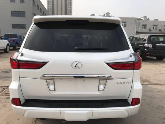 17款雷克萨斯LX570顶配现车8座免消费税