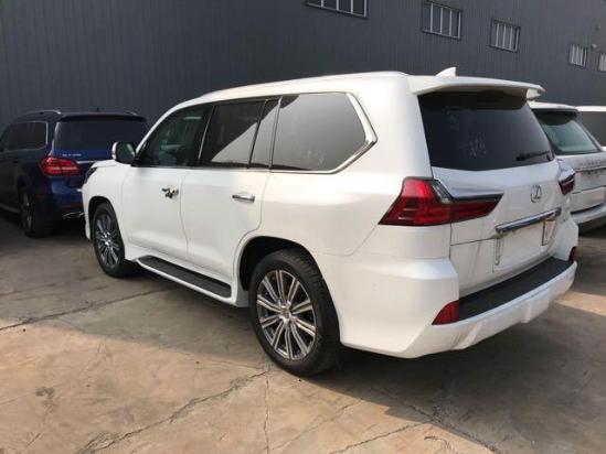 17款雷克萨斯LX570顶配现车8座免消费税