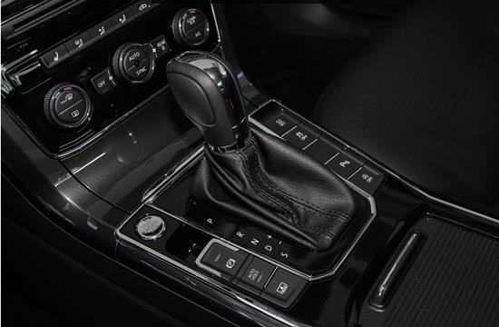 大众帕萨特1.8T价格 上汽V6帕萨特优惠降价