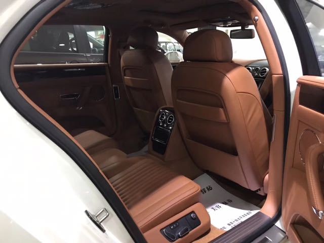 宾利添越高端现车多重好礼 顶级工艺促销