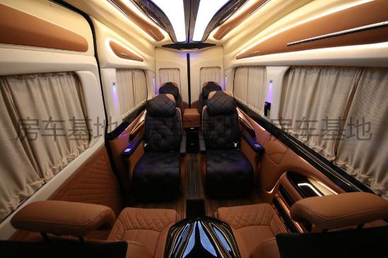 奔驰斯宾特商务车给你家庭般温暖