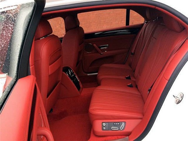 改装、 购车咨询热线:133 8804 6721 余薇  (同微信)