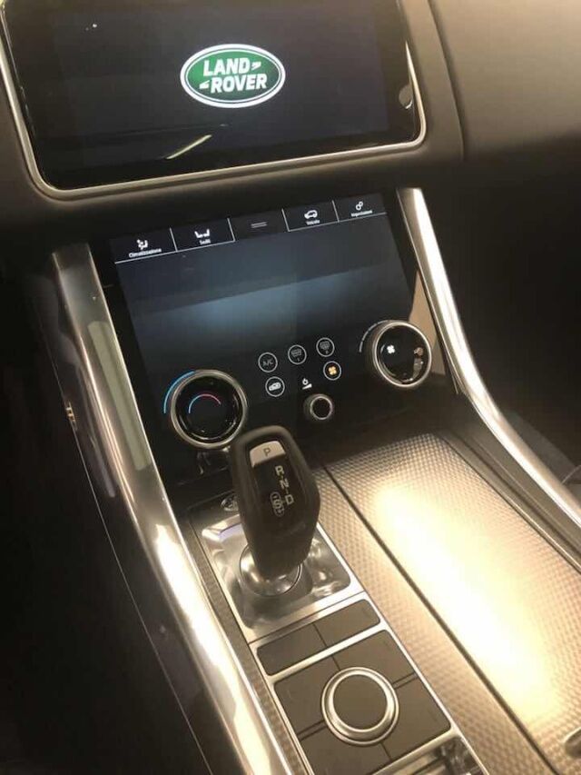 2018款路虎揽胜运动柴油版3.0 贵族至爱车