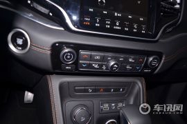 广汽菲克-大指挥官-2.0T 四驱智享版  ￥33.28