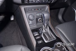 广汽菲克-大指挥官-2.0T 四驱智享版  ￥33.28