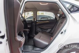 长安汽车-逸动DT-1.6L 手动尊享型