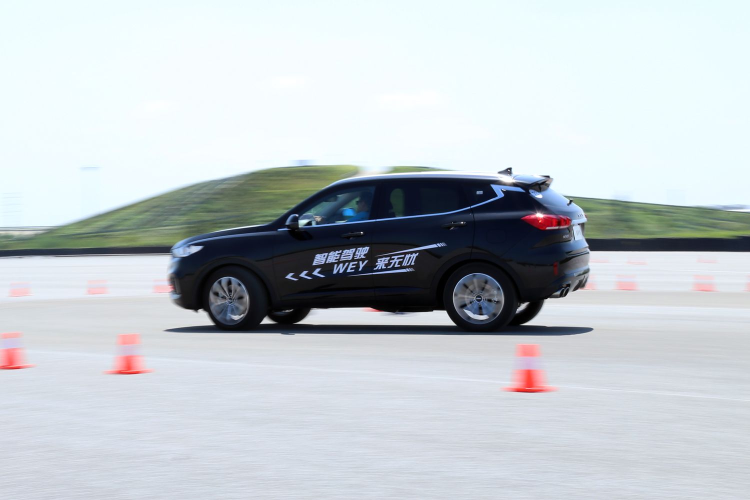 将安全武装到“牙齿” 试驾体验WEY VV6