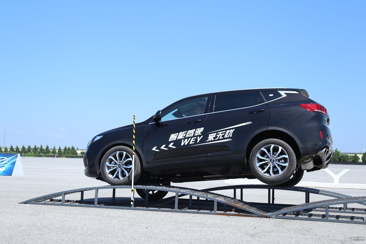 将安全武装到“牙齿” 试驾体验WEY VV6