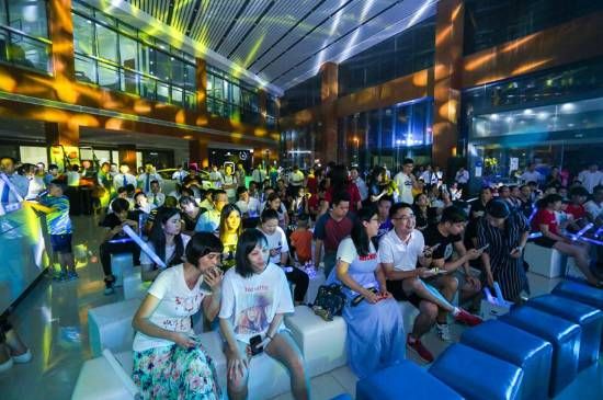 闪电交车季来袭 帝豪GSe广州燃情上市  