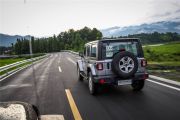 Jeep(进口)-牧马人-2.0T Sahara四门版