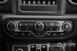 Jeep(进口)-牧马人-2.0T Sahara四门版