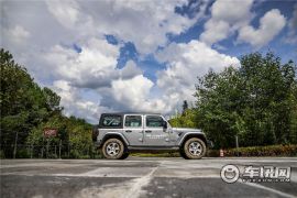 Jeep(进口)-牧马人-2.0T Sahara四门版