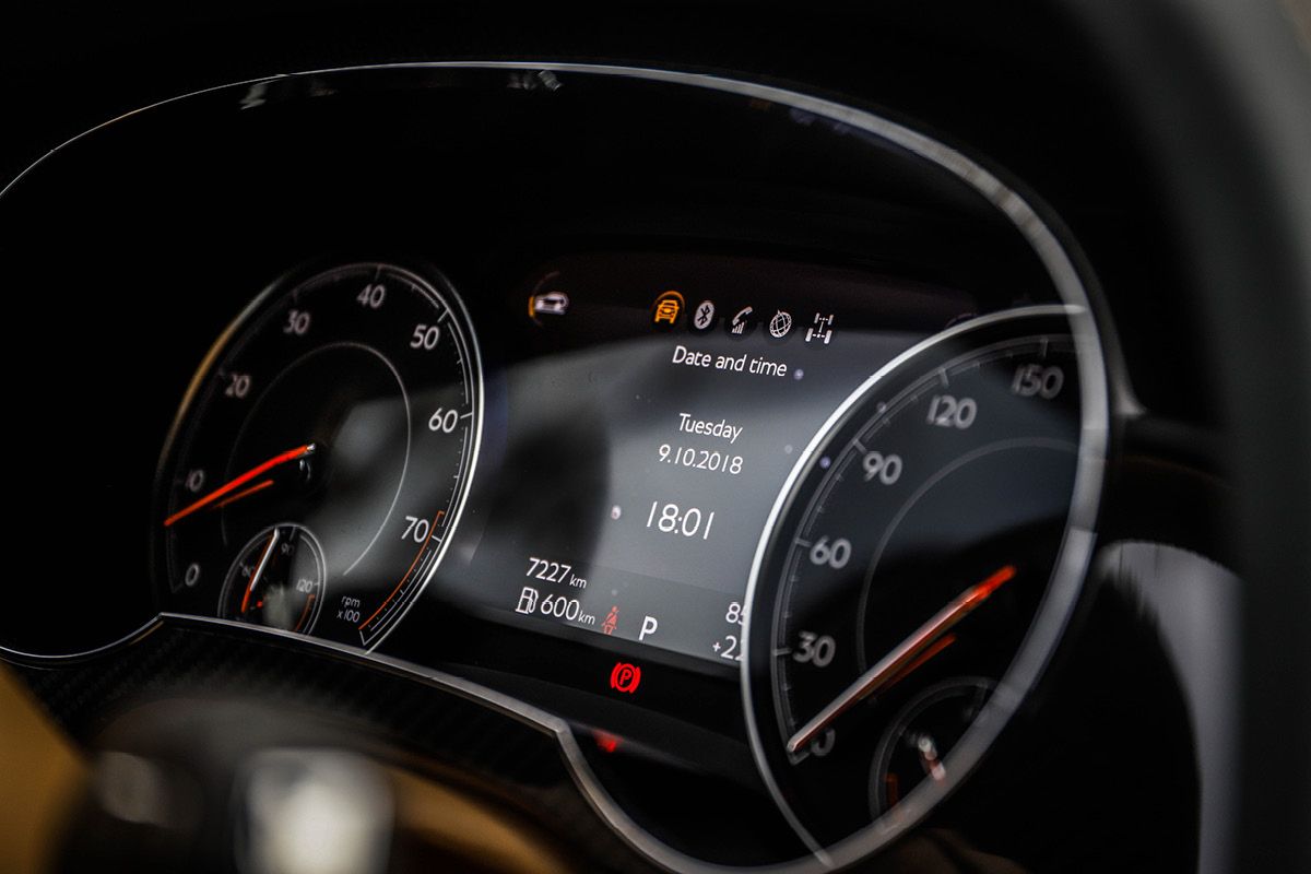 先是宾利后是SUV offroad体验宾利添越V8