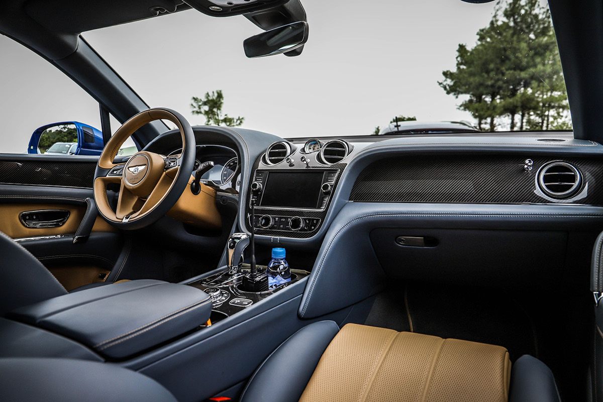 先是宾利后是SUV offroad体验宾利添越V8