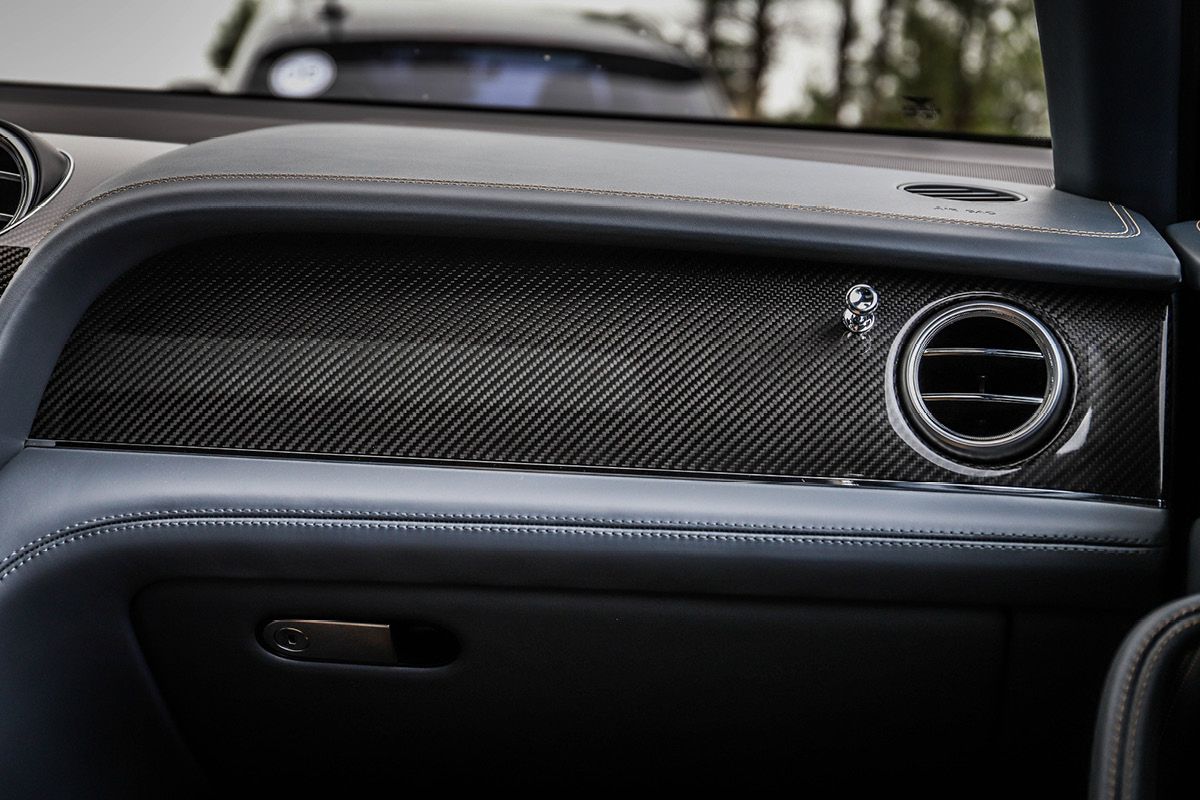 先是宾利后是SUV offroad体验宾利添越V8