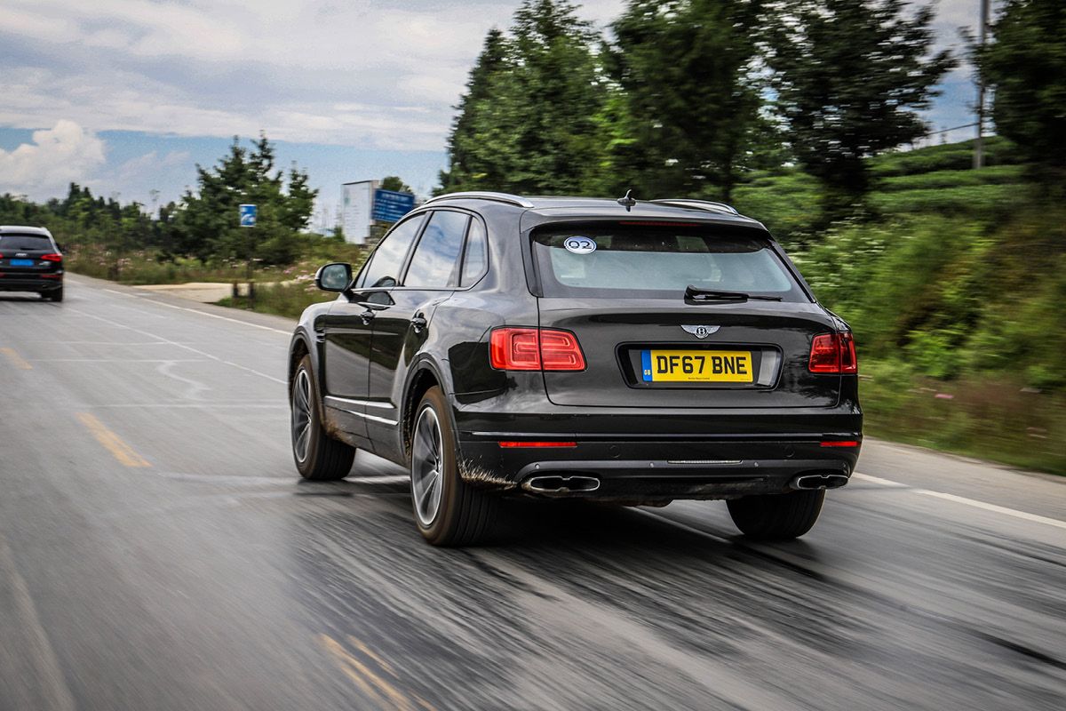 先是宾利后是SUV offroad体验宾利添越V8