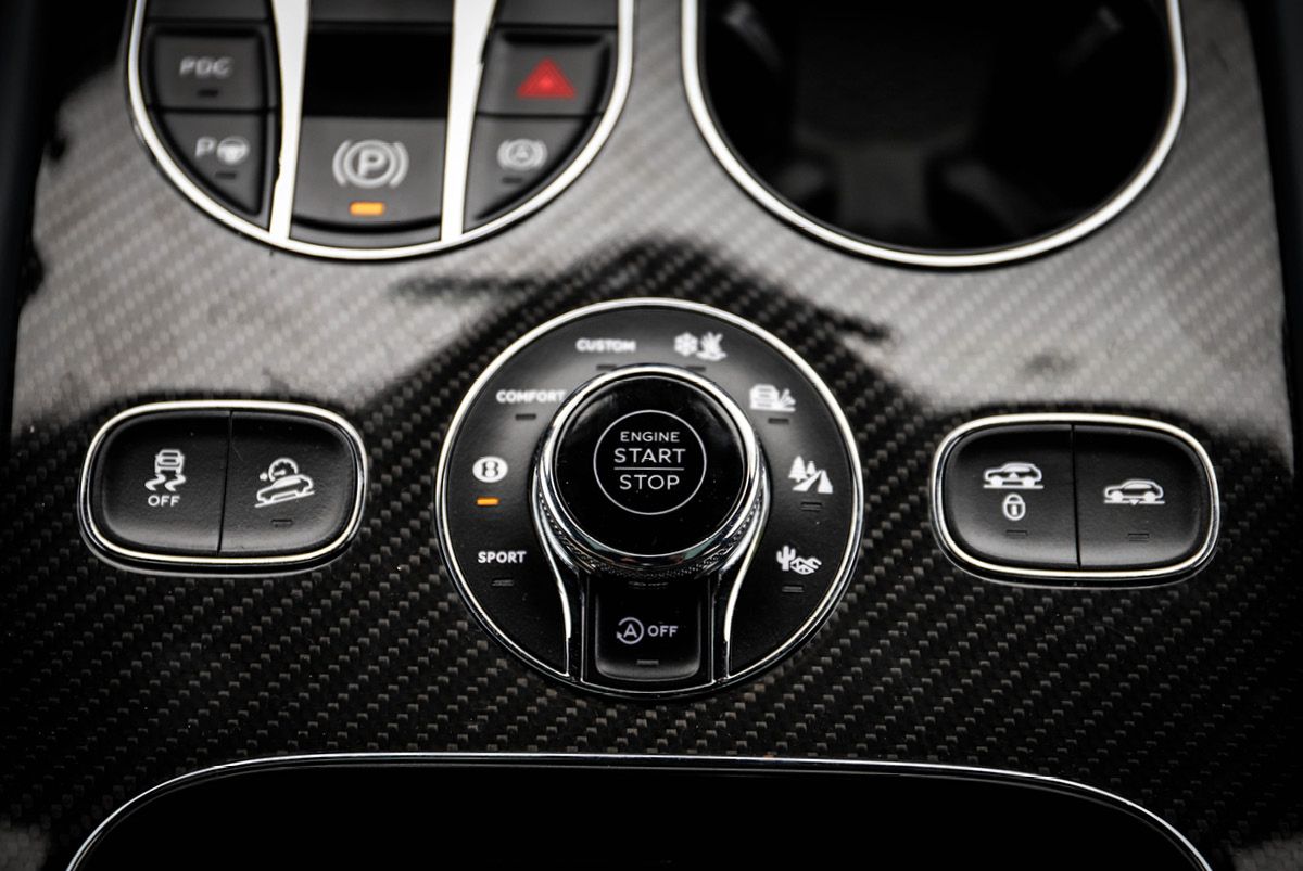 先是宾利后是SUV offroad体验宾利添越V8