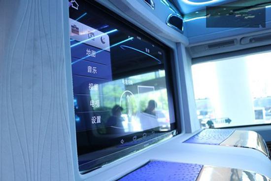 进口奔驰V250改装巴博斯版商务车价格配置。