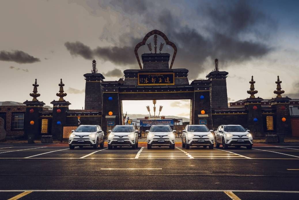 有颜有型有实力,RAV4荣放给你不一样的feel