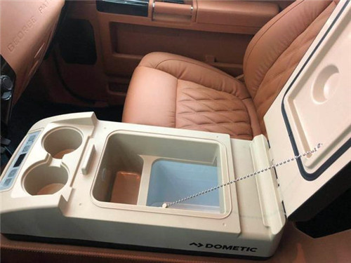 19款乔治巴顿港口现车6.8V10优惠降价-图5